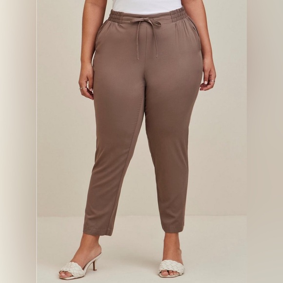 NWT New Torrid Relaxed Taper Stretch Challis High-Rise Tie-Front Pant 0 - Picture 3 of 4